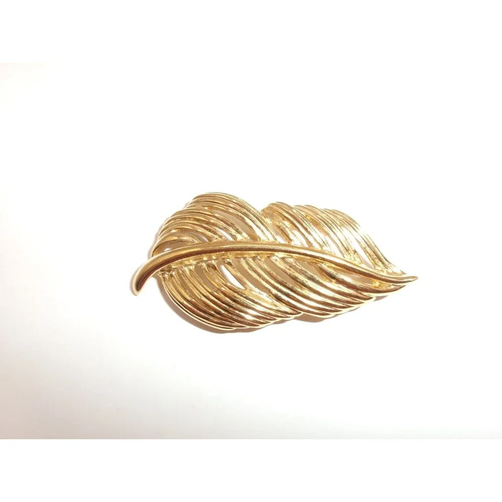 Vintage Napier Leaf or Feather Pin Brooch Gold Tone Open Work Signed F90 2.25 in